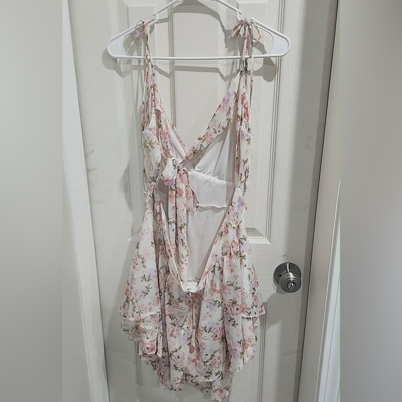 Women's Altar'd State Bryson floral romper size XL - Picture 5 of 6